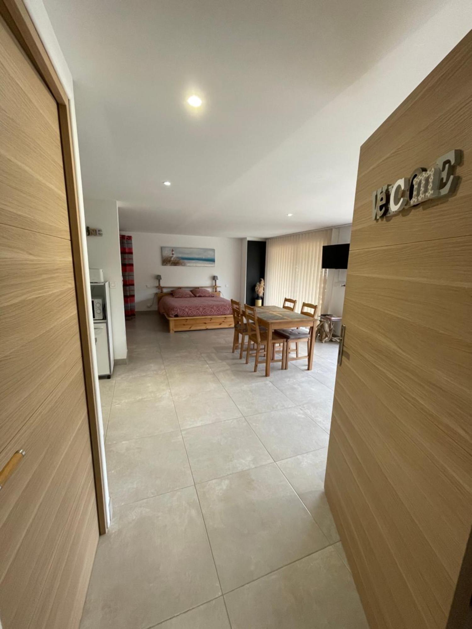 Studio 40M2 Avec Terrasse Le Mas De Lauriane Saintes-Maries-de-la-Mer Buitenkant foto