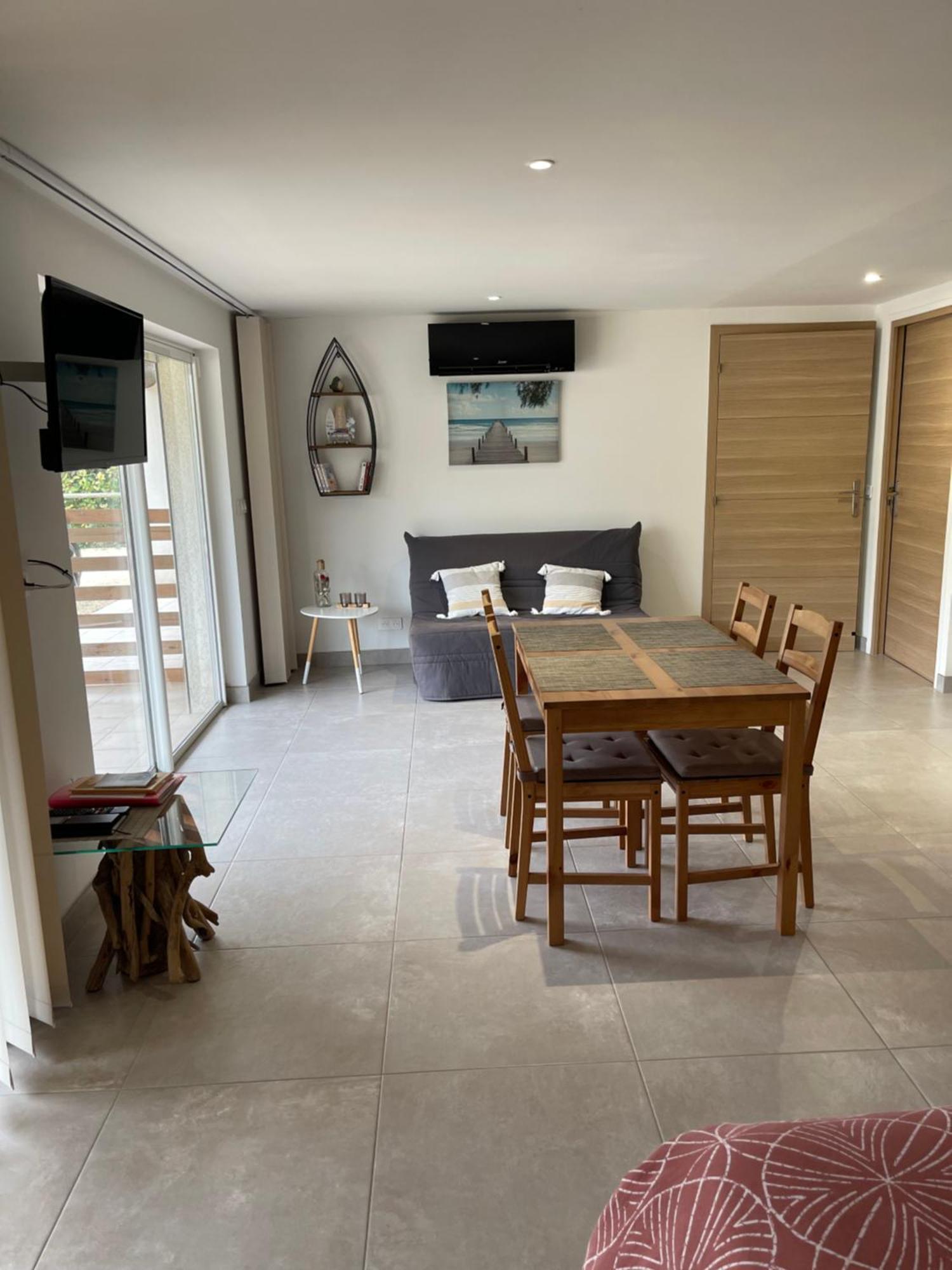 Studio 40M2 Avec Terrasse Le Mas De Lauriane Saintes-Maries-de-la-Mer Buitenkant foto